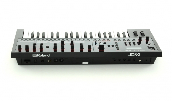 ROLAND JD-XI COMPACT SYNTHESIZER
