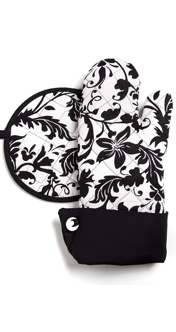 Black Damask Oven Mitt / Pot Holder Set