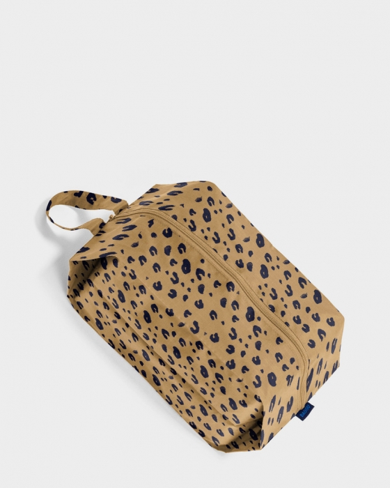 Medium 3D Zip Leopard